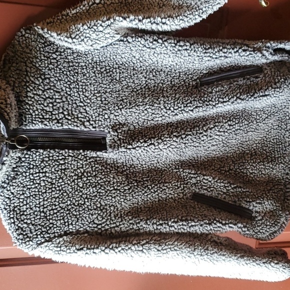 Cozy Sherpa sweatshirt gray size small - Picture 1 of 11